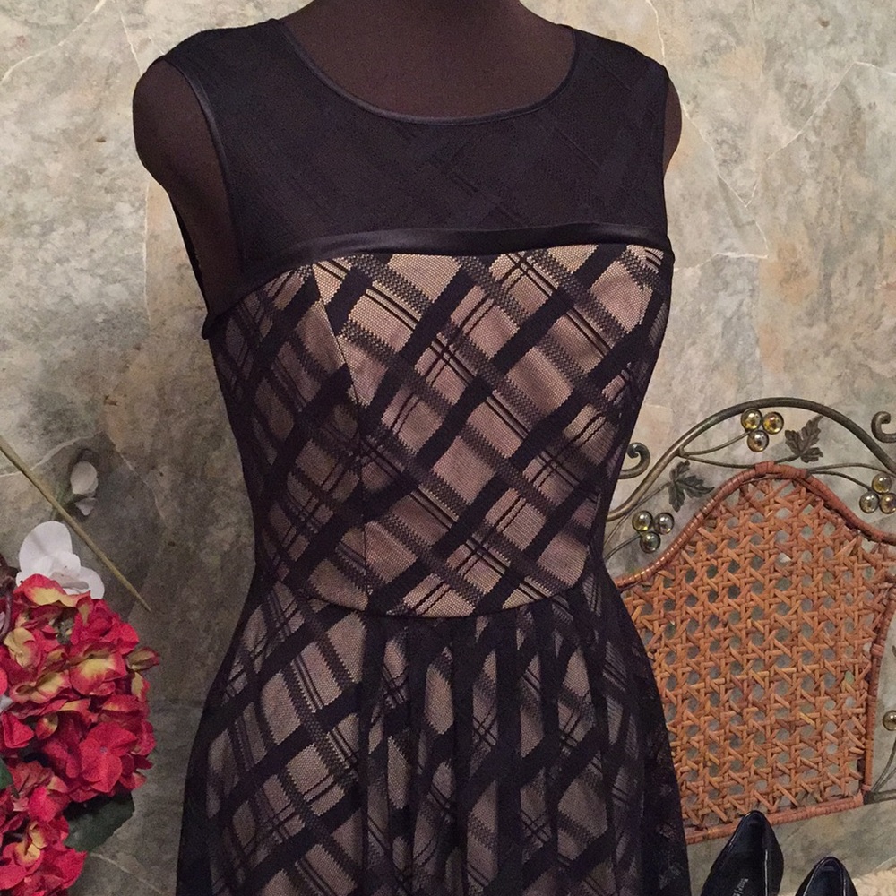 🌹Adrianna papell stunning black / nude dress